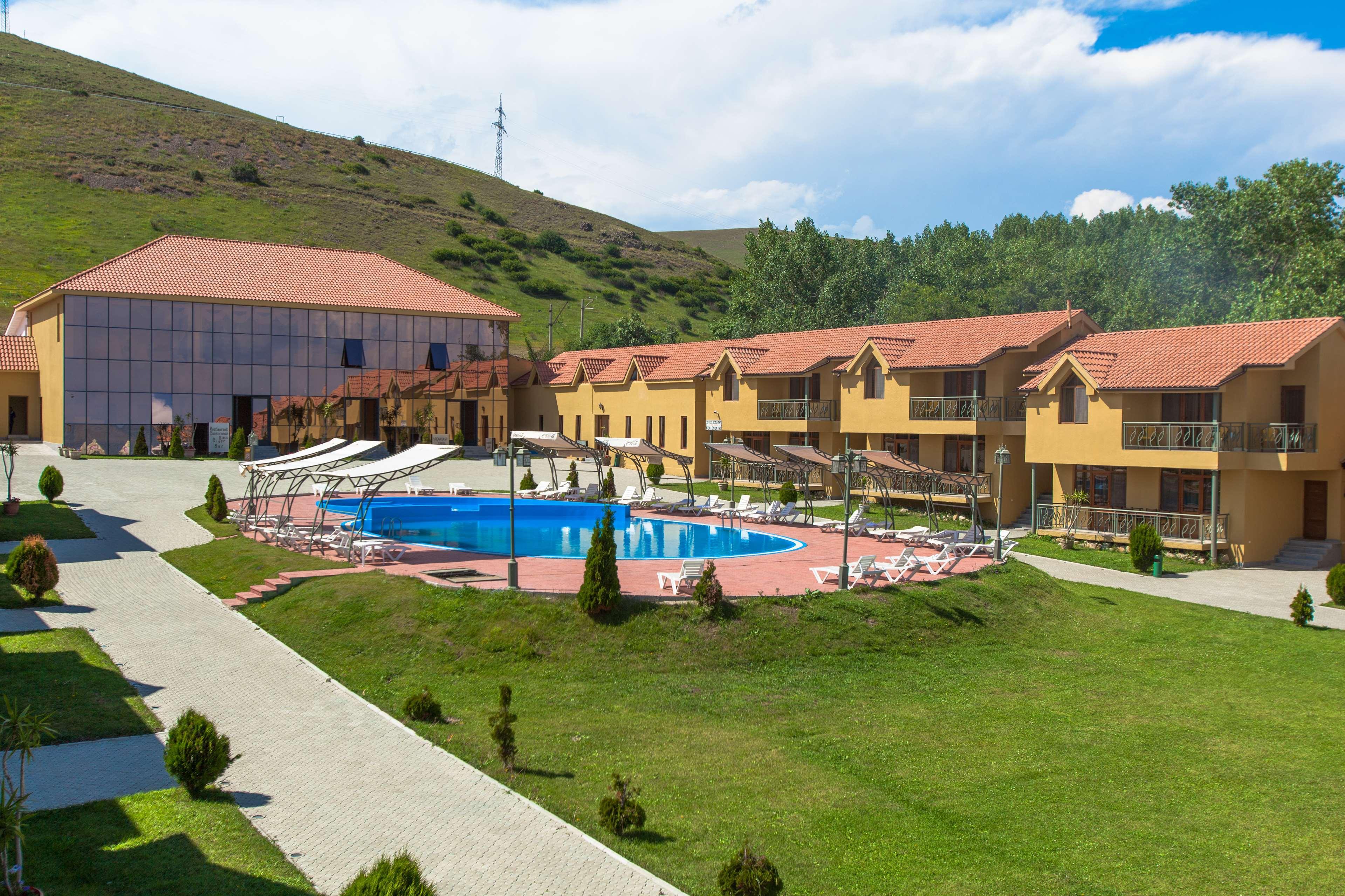 ГОСТИНИЦА BEST WESTERN BOHEMIAN RESORT СЕВАН 4* (Армения) - от 5470 UAH |  NOCHI